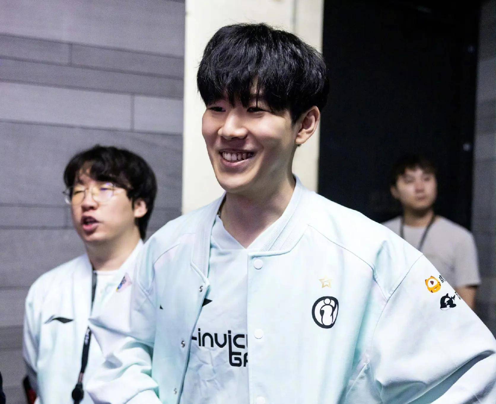 决定球迷是 决定球迷是